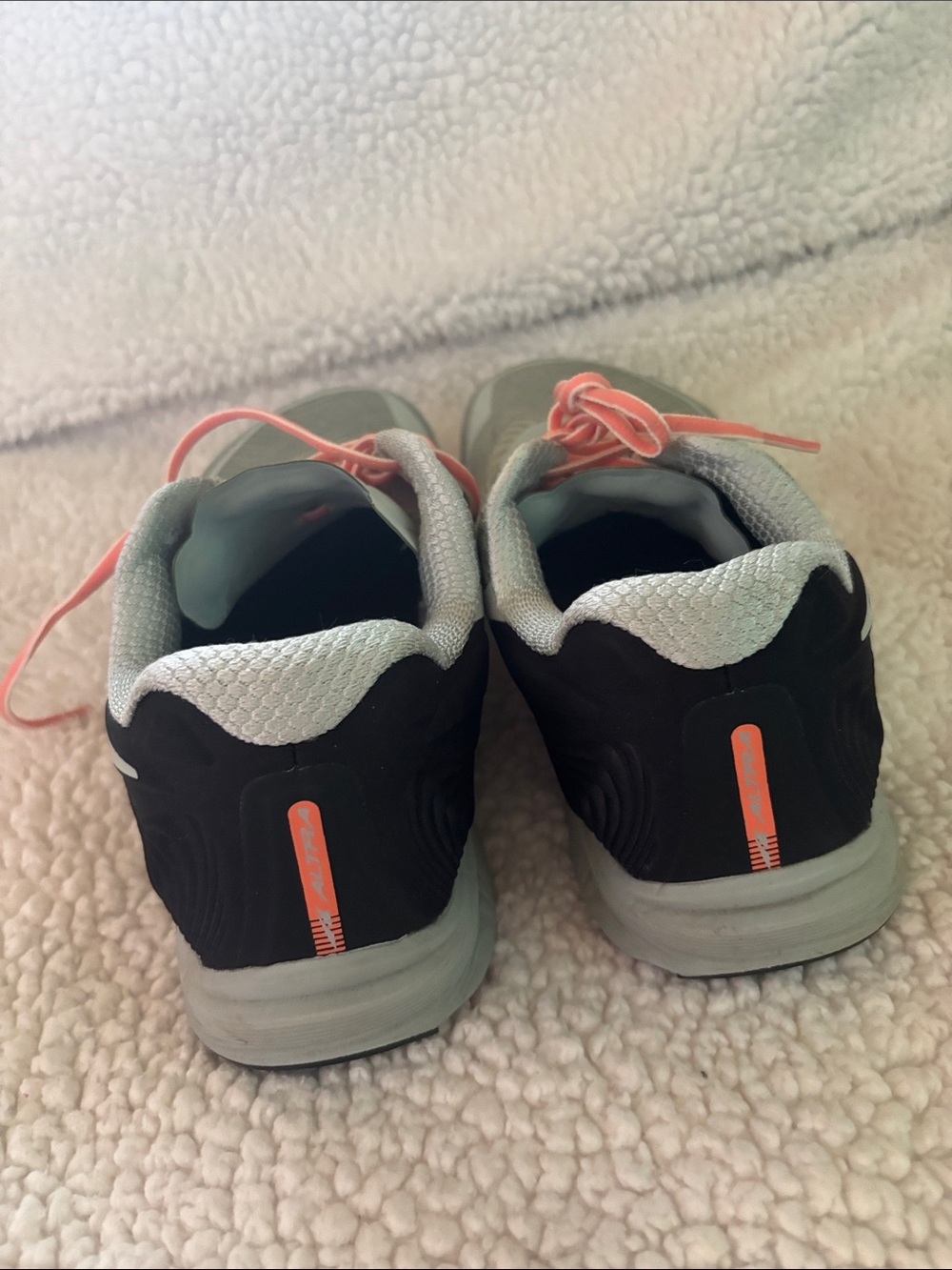 Altra Women's Light Green Athletic Shoes with Pink Laces - Picture 6 of 8